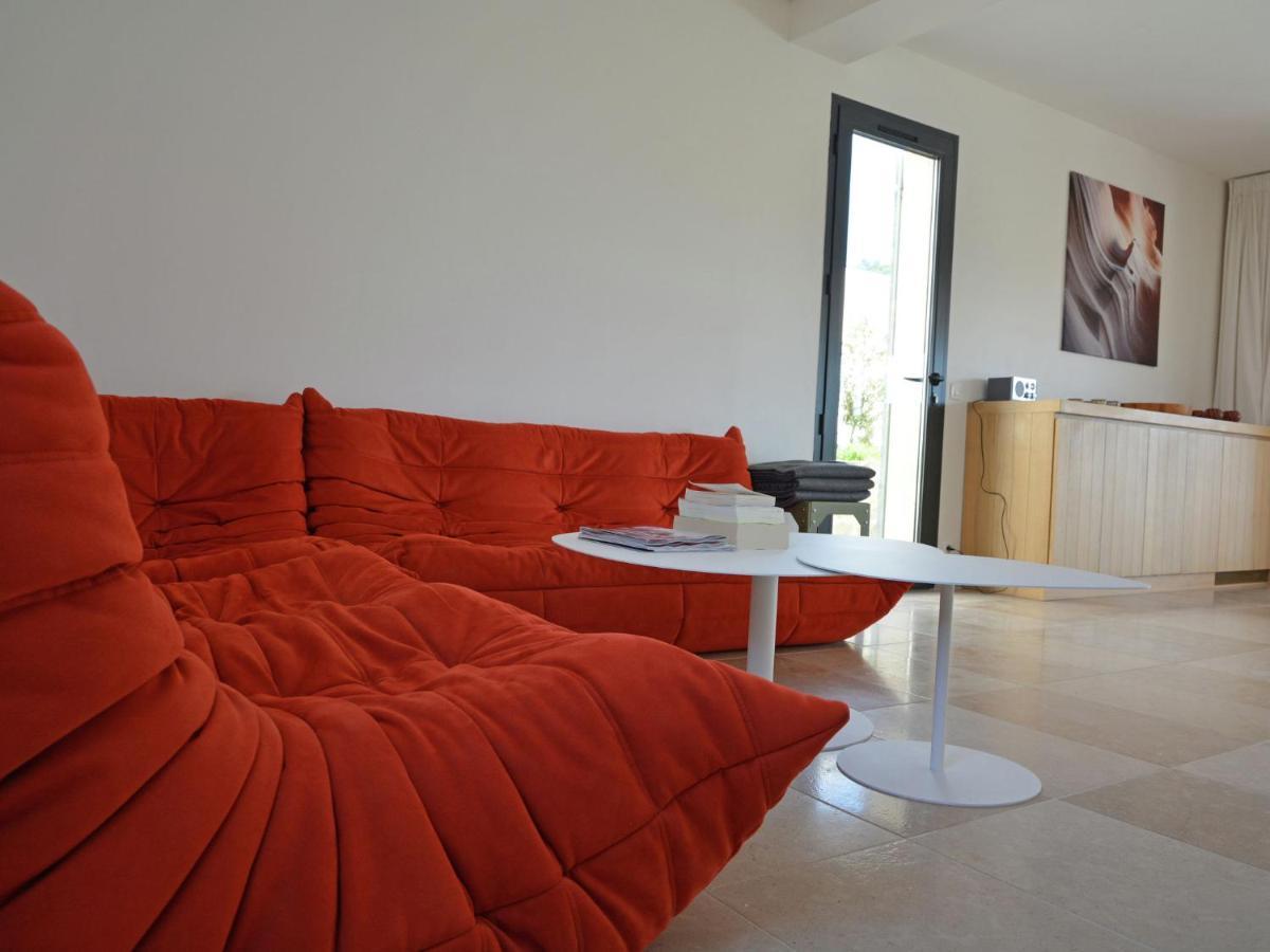 Malaucène Vibrant Villa In Malauc Ne With Private Garden חדר תמונה